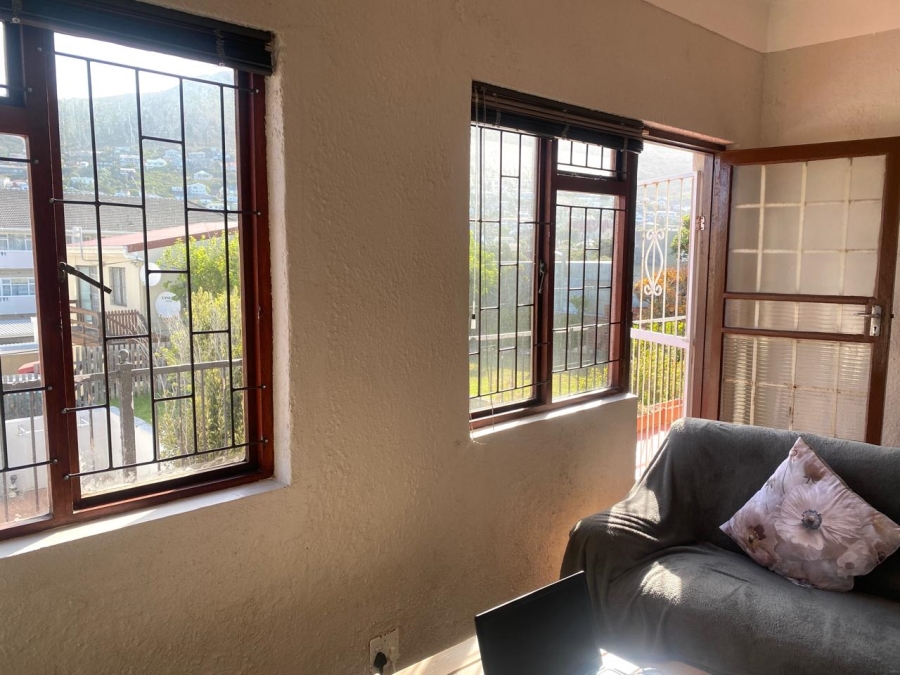 To Let 1 Bedroom Property for Rent in Fish Hoek Western Cape